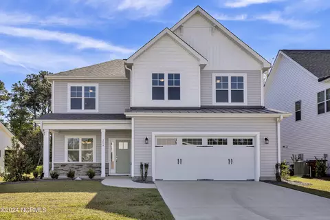 214 Man O War Ln, Hampstead, NC 28443