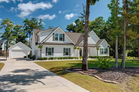 110 Pebble Beach Dr, Hampstead, NC 28443