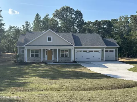 135 Courtland Cir, Foxfire Village, NC 27281