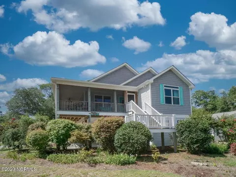 3307 E Yacht Dr, Oak Island, NC 28465