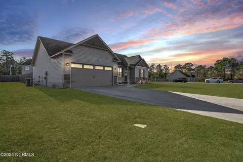 207 Brice Ct, Hubert, NC 28539 photo 2