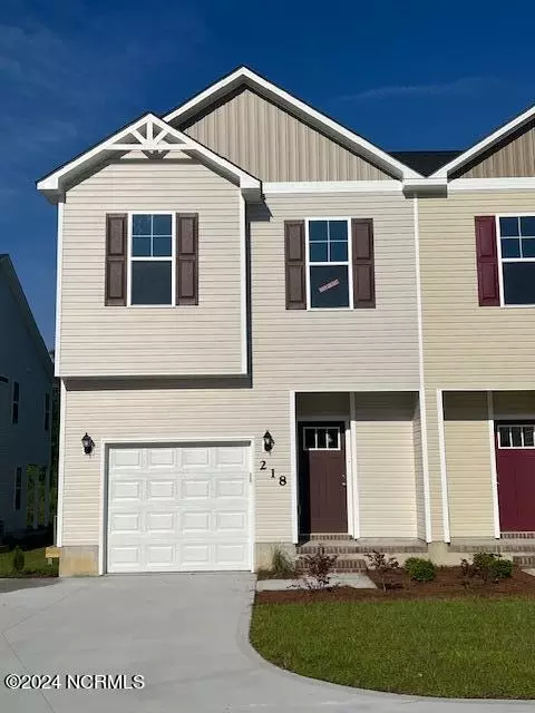 218 Shallowbag Bay Ln, Jacksonville, NC 28546