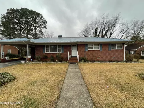 118 Eastover Ave, Clinton, NC 28328