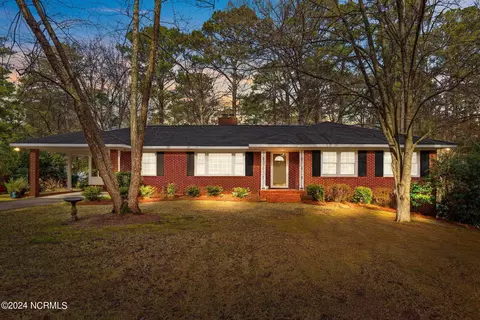 1906 Speight Forest Dr, Tarboro, NC 27886
