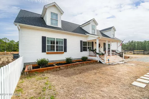 110 Terry Ln, Newport, NC 28570