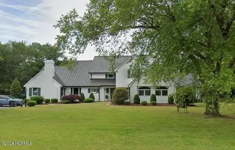 225 Country Club Dr, Greenville, NC 27834