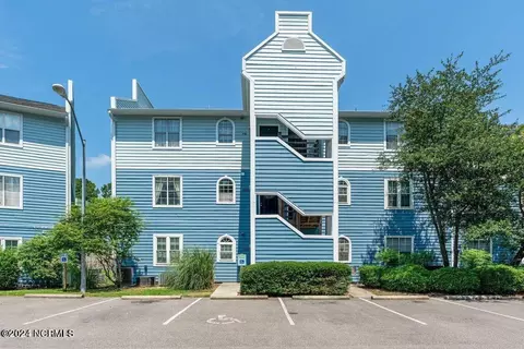 4220 Wilshire Blvd #102, Wilmington, NC 28403