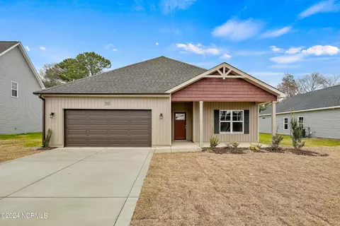 162 Leona Dr, Raeford, NC 28376