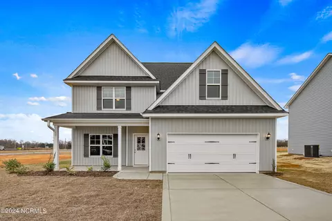 127 Leona Dr, Raeford, NC 28376