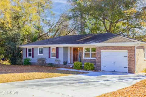 5101 Ilex Dr, Wilmington, NC 28412