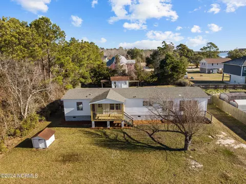 239 Bermuda Dr, Hampstead, NC 28443
