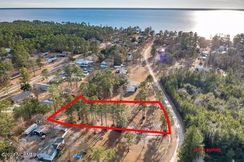 149 Chestnut Ln, Grantsboro, NC 28529