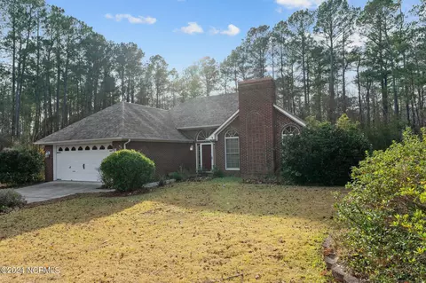 305 Seven Seas Dr, Havelock, NC 28532