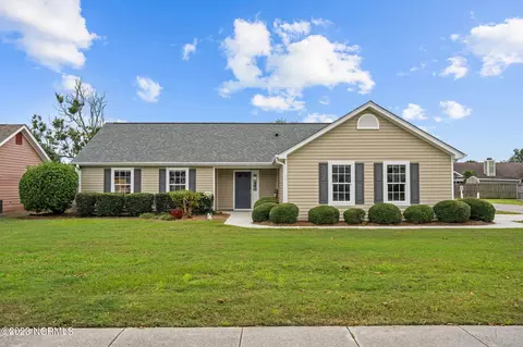 313 Hixon Pl, Wilmington, NC 28411