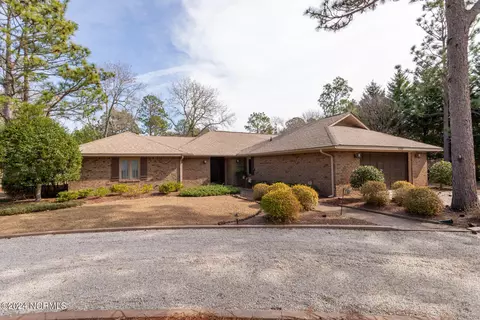 1250 Monticello Dr, Pinehurst, NC 28374