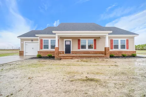 108 Strawberry Acres Dr, Elizabeth City, NC 27909
