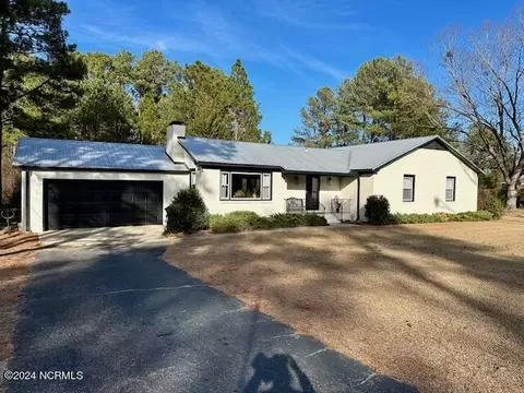 129 Sullivan Dr, Whispering Pines, NC 28327