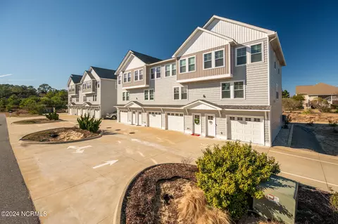 900 W Corrigan St #B, Kill Devil Hills, NC 27948