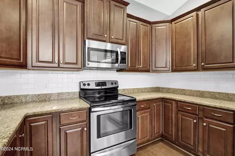 241 Hickory Point Rd, Hampstead, NC 28443 photo 8