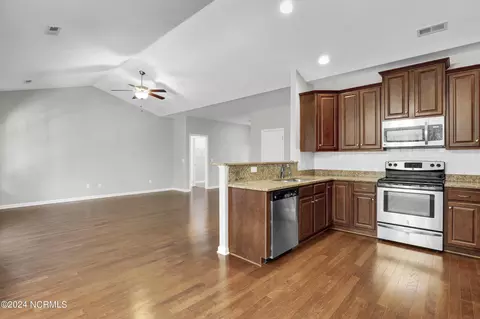 241 Hickory Point Rd, Hampstead, NC 28443 photo 7
