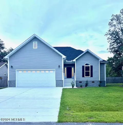 3162 Oak Dr SW, Shallotte, NC 28470