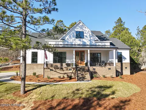 126 Shaw Dr, West End, NC 27376