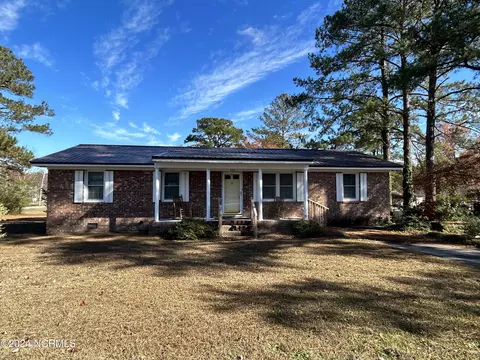 202 Croatan St, Washington, NC 27889