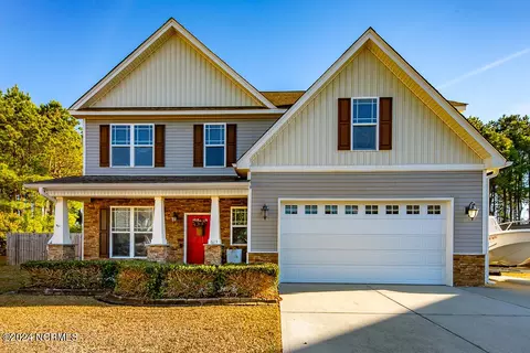 623 Edgewood Ave, Newport, NC 28570
