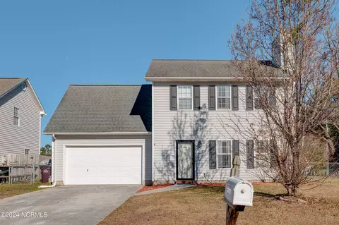 33 Jasmine Ln, Jacksonville, NC 28546