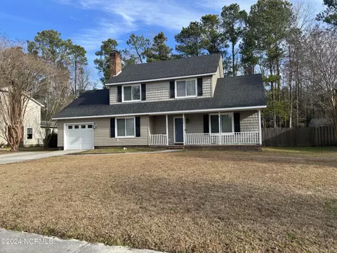 2475 Northwoods Dr, Jacksonville, NC 28540