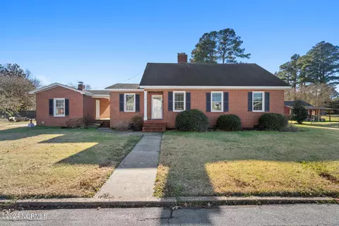 1011 Baxter St, Elizabeth City, NC 27909