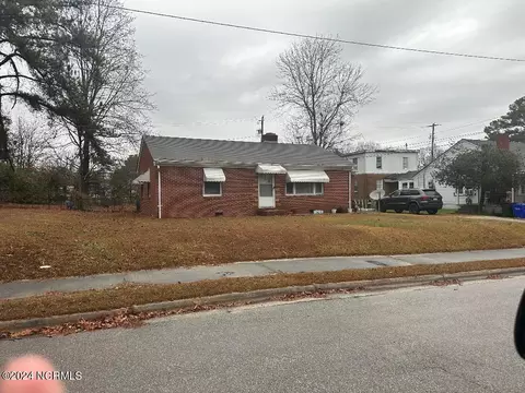 2613 Jefferson Dr, Greenville, NC 27858