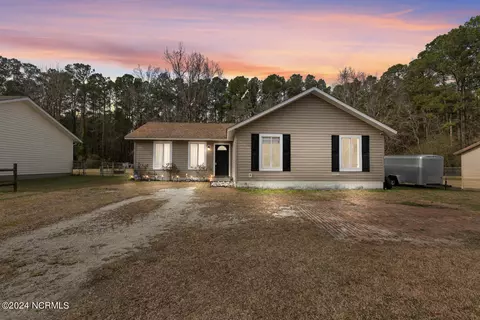 356 Union Chapel Church Rd, Richlands, NC 28574
