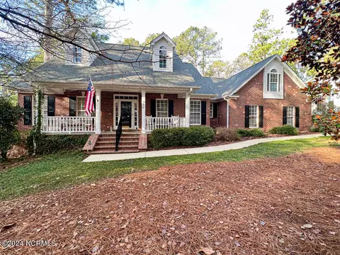 50 Live Oak Ln, Pinehurst, NC 28374