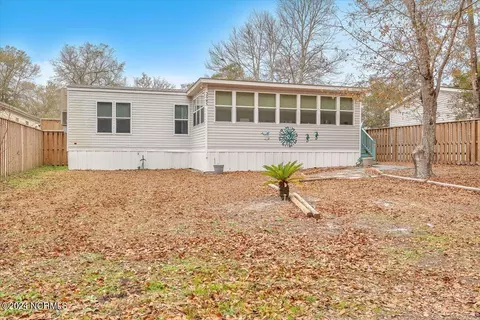 2585 Fairway Dr SW, Supply, NC 28462