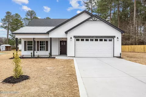 208 Tarheel Dr, Mount Olive, NC 28365