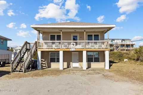 211 Club Colony Dr, Atlantic Beach, NC 28512