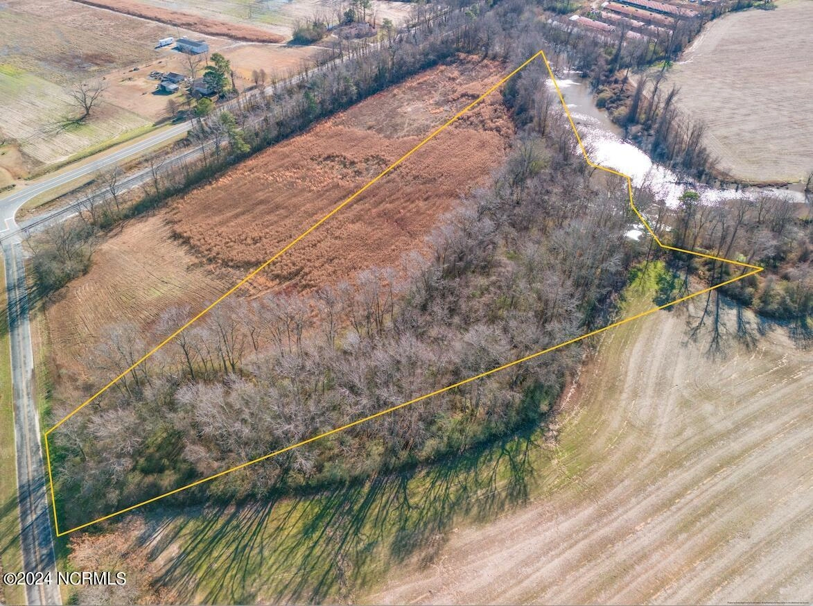 14 Seymore Blackmore Rd  