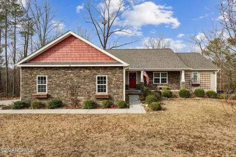 4 Allyson Pl S, Vass, NC 28394
