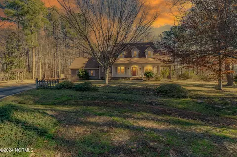 109 Franks Creek Cir, Hertford, NC 27944