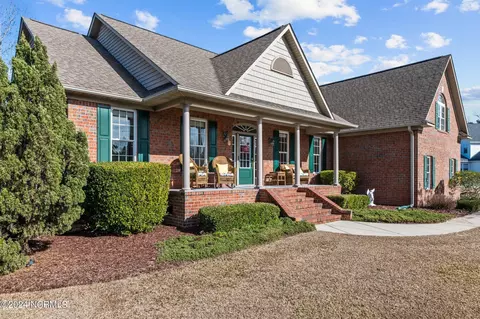 702 Taberna Cir, New Bern, NC 28562