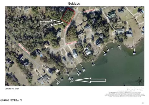 380 Beacon Ln, Sneads Ferry, NC 28460