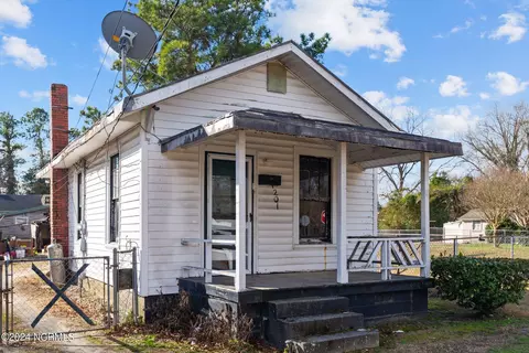 1201 E Bright St, Kinston, NC 28501 photo 2