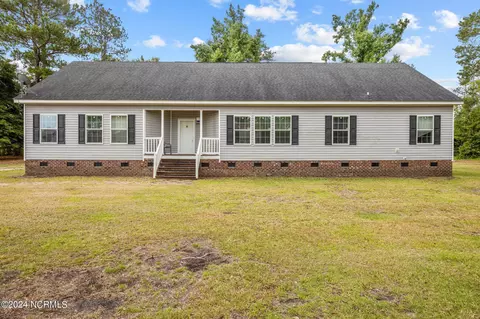 1350 Bear Hole Rd, Vanceboro, NC 28586