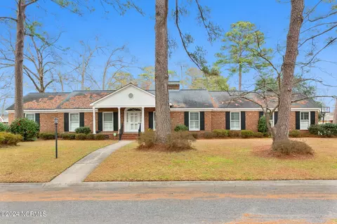 1601 Sabra Dr, Kinston, NC 28504