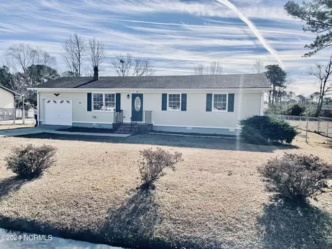 4 Evelyn Cir, Havelock, NC 28532