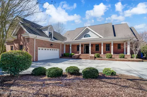 204 Maple Creek Dr, Wallace, NC 28466