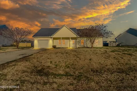 211 Laurel Woods Way, Currituck, NC 27929