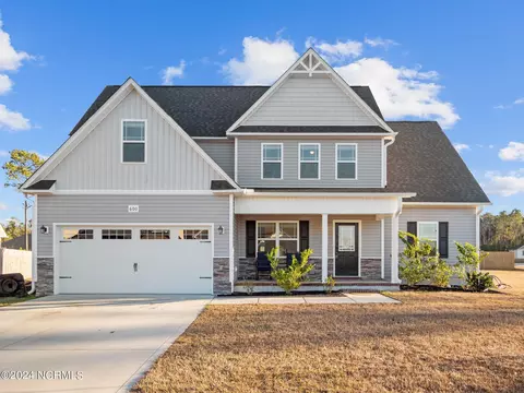 600 Coral Reef Ct, Sneads Ferry, NC 28460