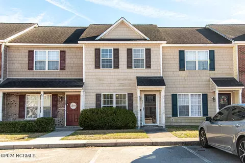 405 Springwood Dr, Jacksonville, NC 28546